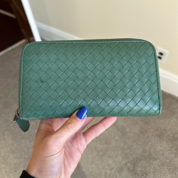 Green Bottega Veneta wallet. Purchased and authenticated from The Real Real.